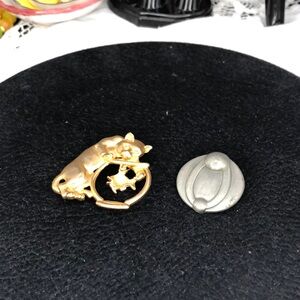 JJ Cat Brooch